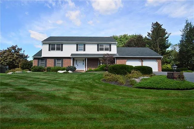 880 Yorkshire Rd photo 1