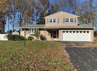 8059 Turtle Cove Rd, Liverpool, NY 13090