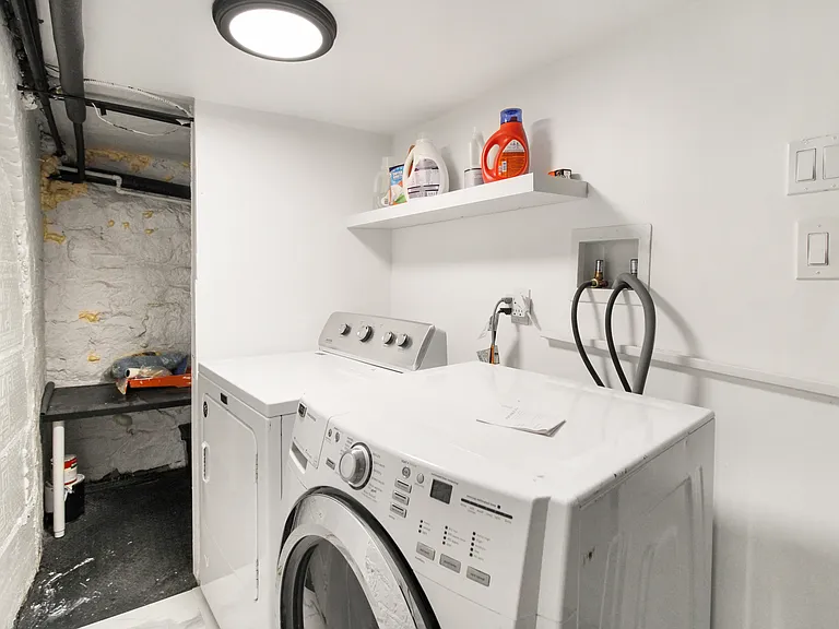 70 Halsey St #1 — Photo 23