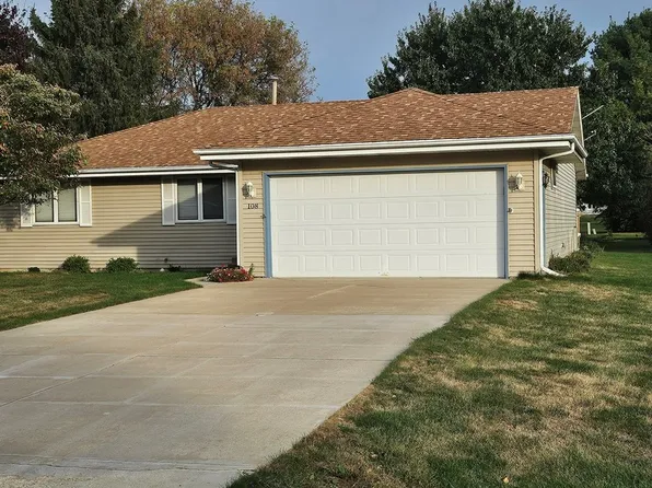 108 Sequoyah Ct SW, Poplar Grove, IL 61065