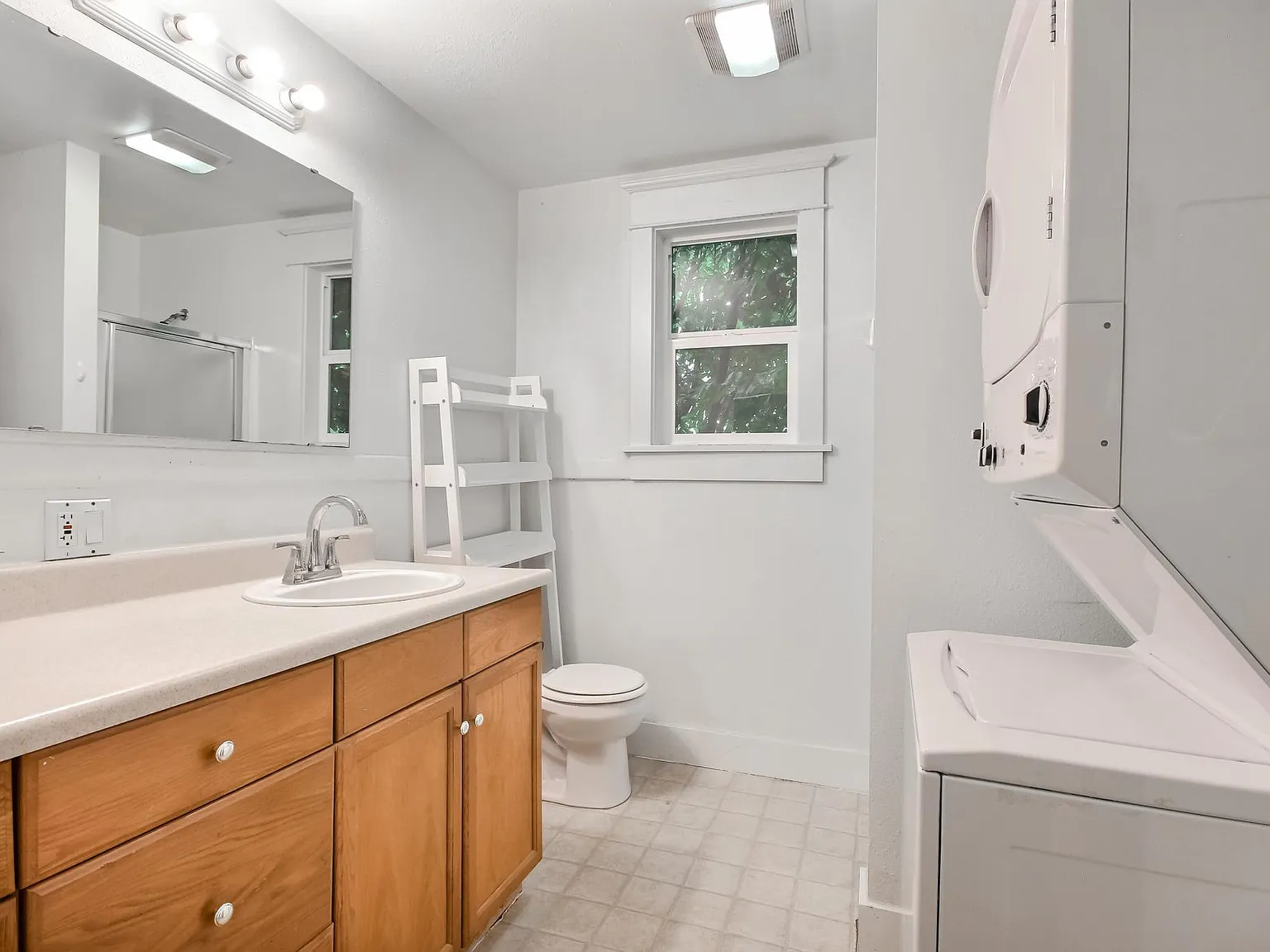 8 bed, 1500 sqft, $10,800 — Photo 4