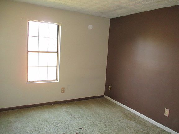 5th image of 2946 Meadow Wood Ct