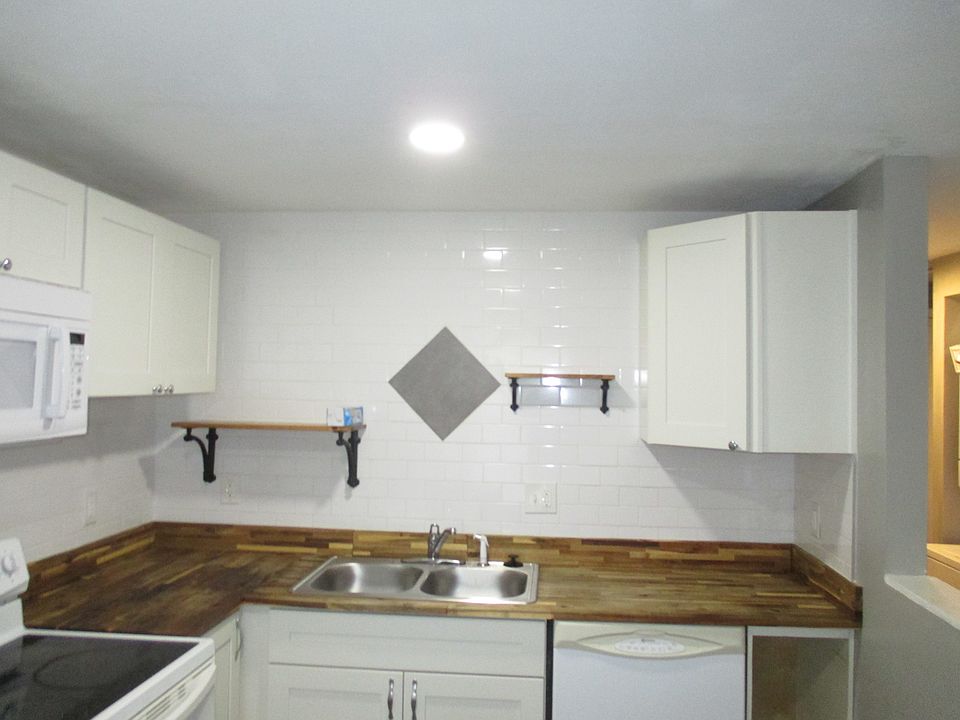 1st image of 2811 Chesapeake Blvd #B