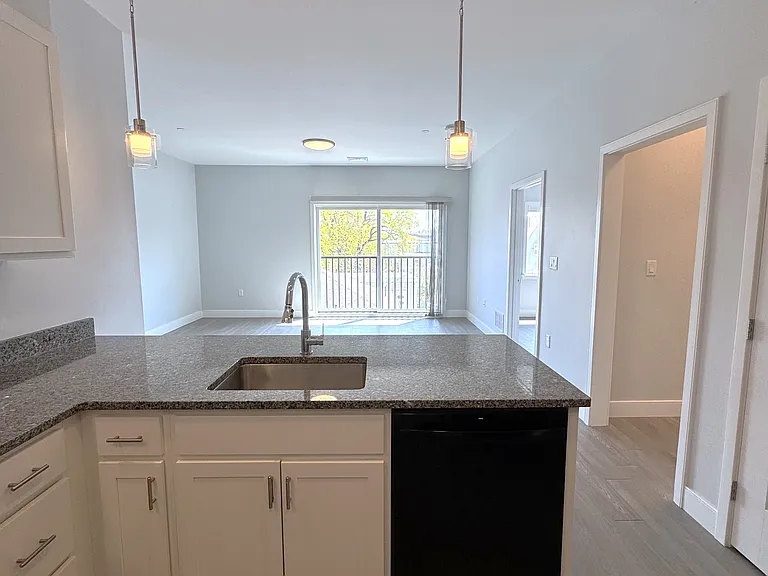 118 Old Colony Ave #422 — Photo 7