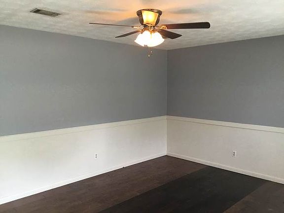 2nd image of 225 Pecan Dr