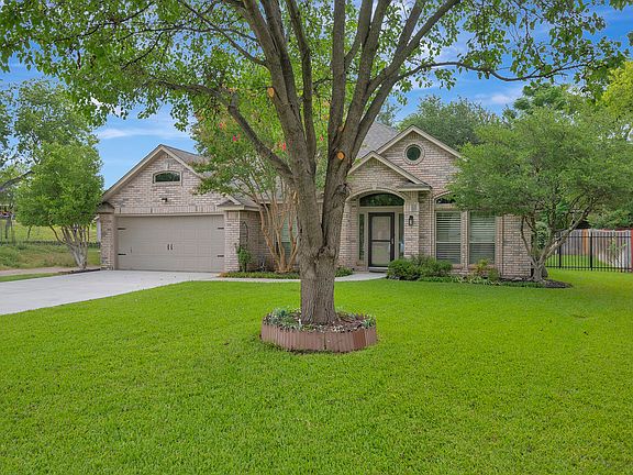 2nd image of 4731 Saddlebrook Dr