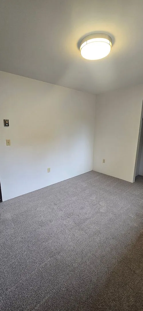 510 A-B East Spruce St — Photo 2