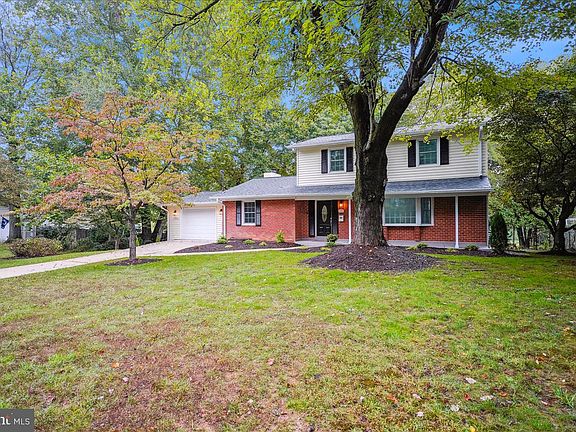 3rd image of 11621 Greenlane Dr
