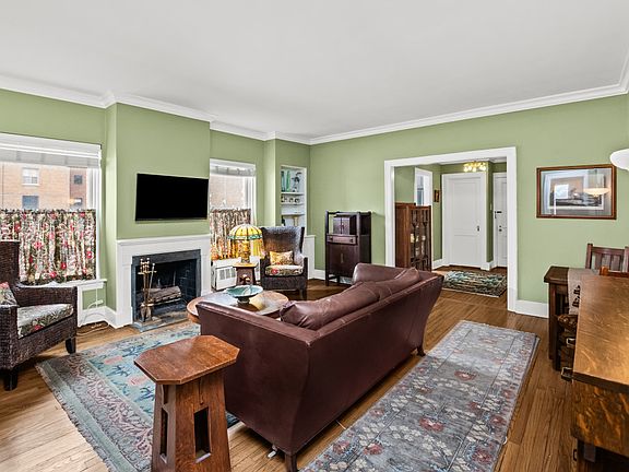 4th image of 1519 Hinman Ave APT 4C