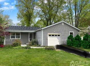 15 Sheffield Rd, East Windsor, NJ 08520