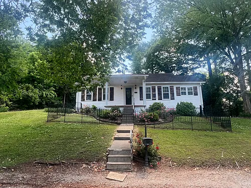 401 Crest St Photo 1
