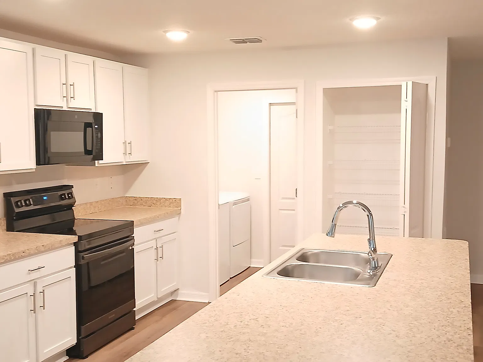 4 bed, 1874 sqft, $2,500 — Photo 1