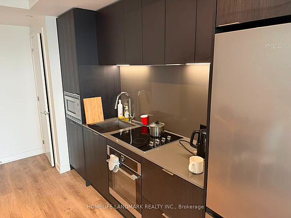 4th image of 3009 Novar Rd #1109