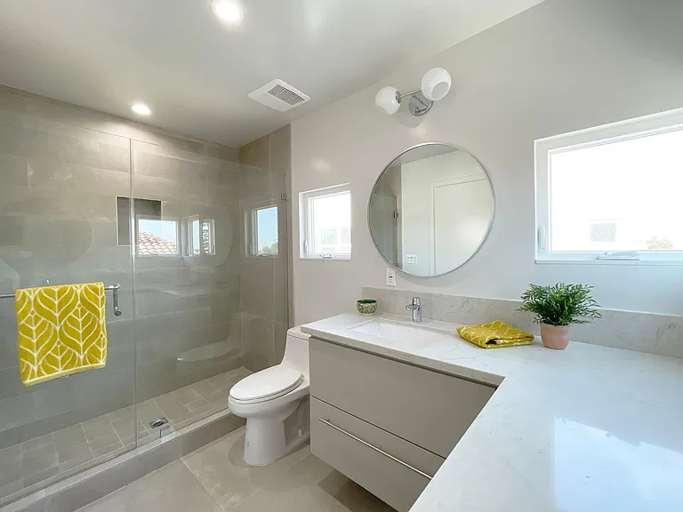 230 S San Marino Ave #B — Photo 22