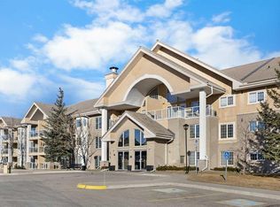 728 W Country Hills Rd NW #135, Calgary, AB T3K5K8