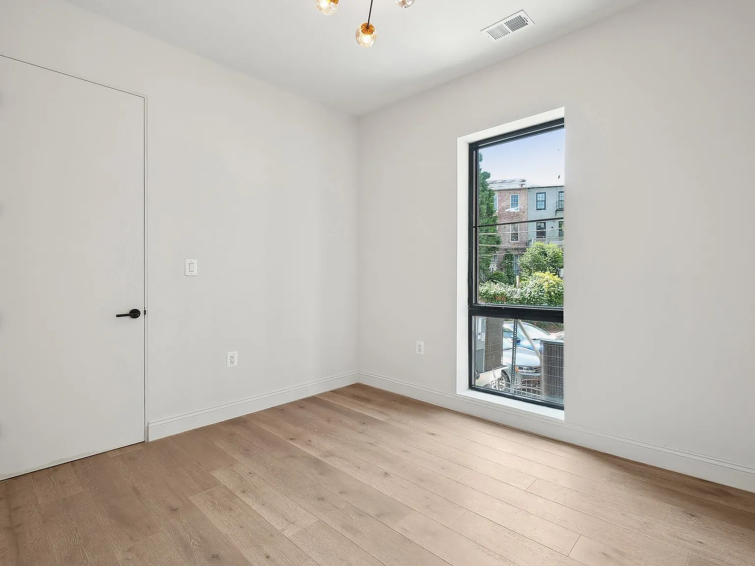 2 bed, 830 sqft, $4,500 — Photo 4