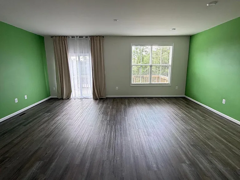 4105 Bolton Ct — Photo 6
