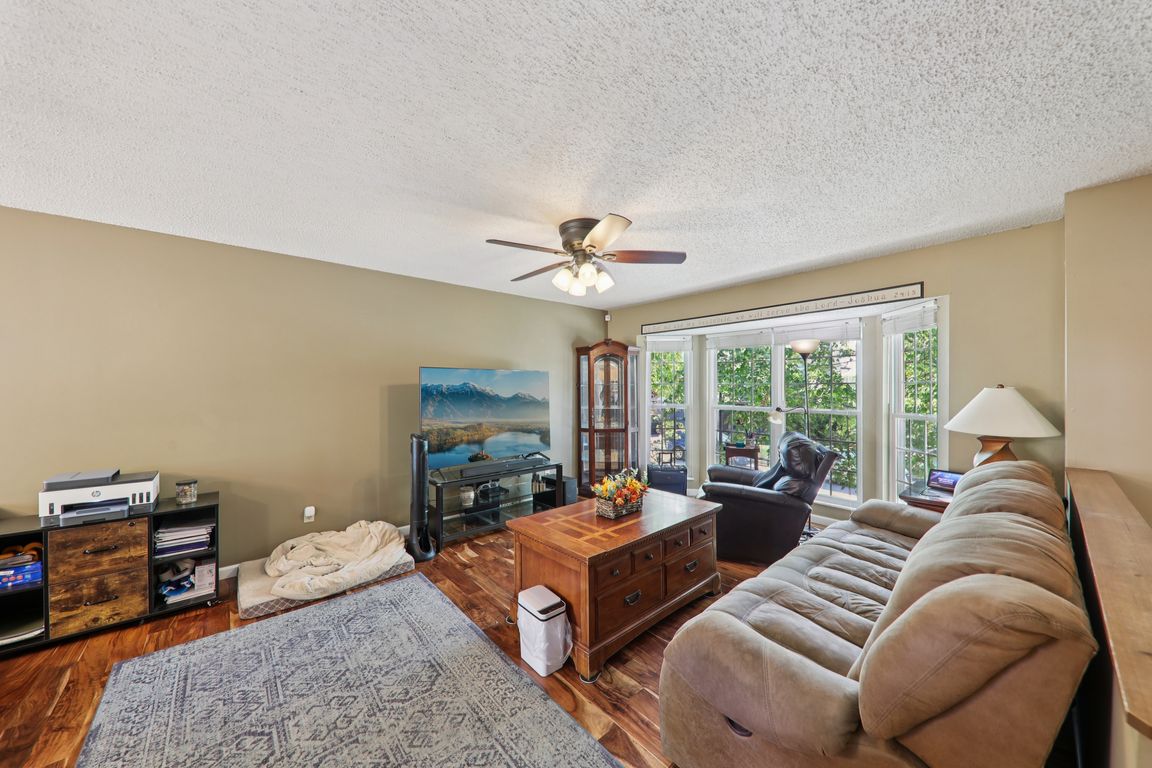 next background image