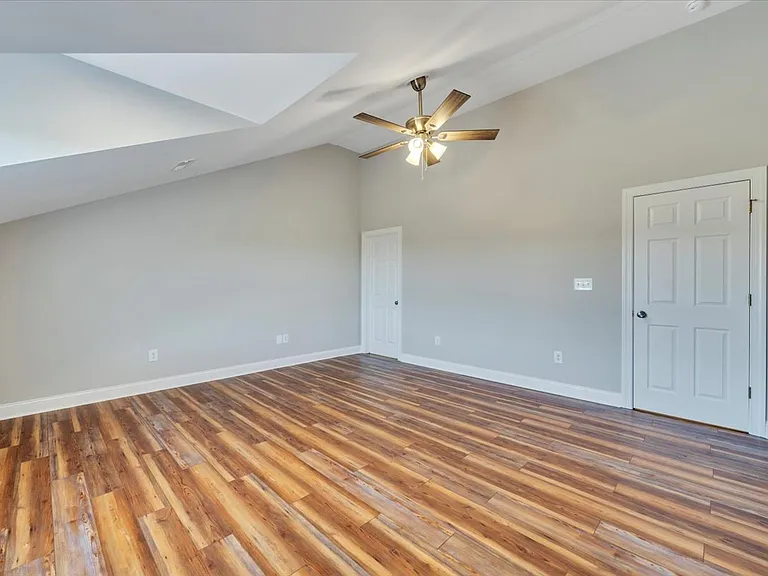 1180 Longfield Rd — Photo 113