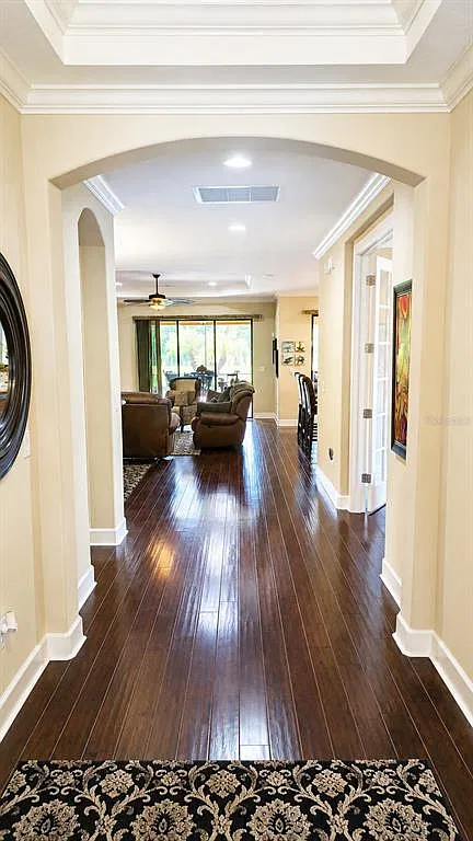 3 bed, 3.0 bath, 2270 sqft, $8,500 — Photo 2