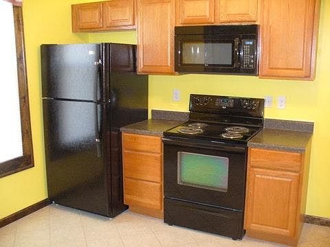 Nice Eat-In Kitchen!
