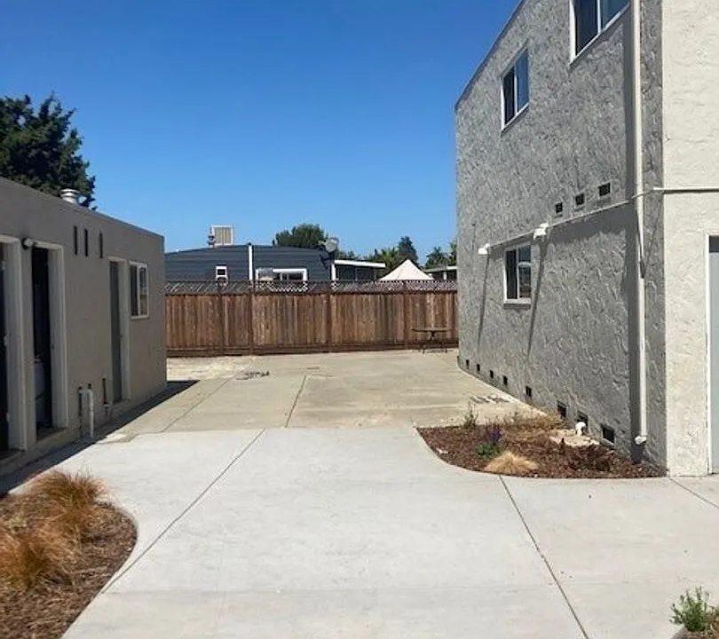 Welcome to Tamarack Gardens! Located in the heart of Sunnyvale