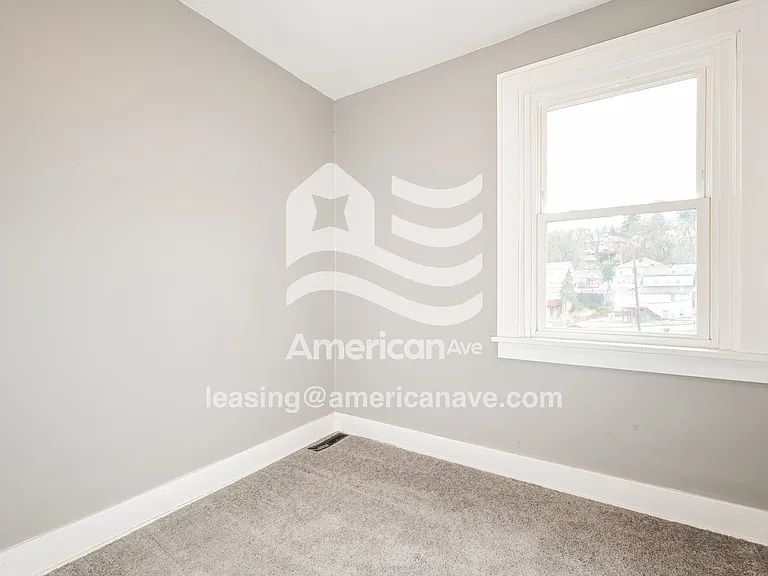 569458_013_bedroom_14387184.jpg