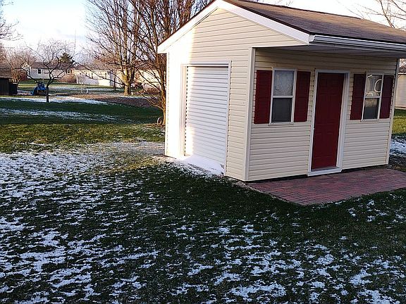 3rd image of 209 Apple Blossom Ln