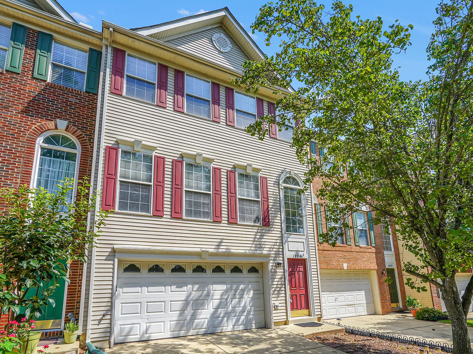 3 bed, 3.5 bath, 2988 sqft, $3,500 — Photo 1