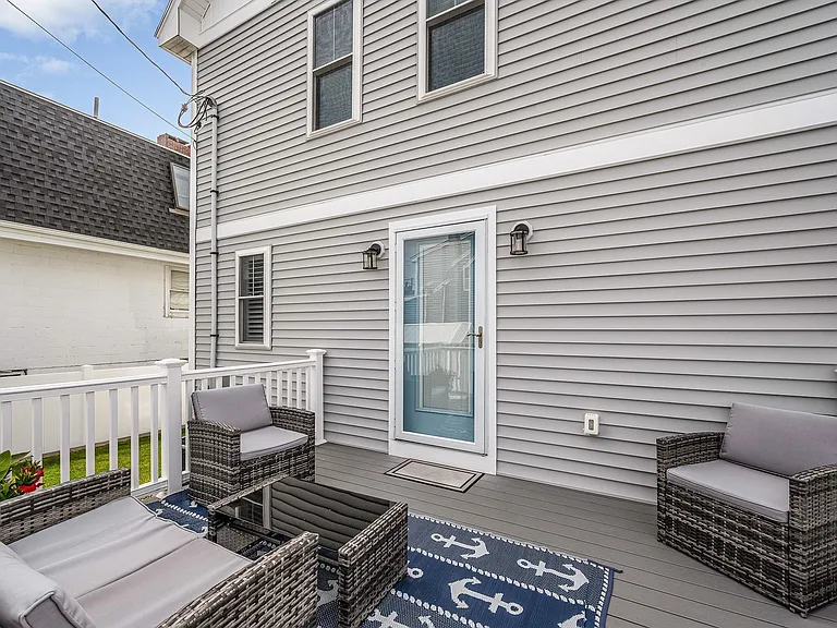 352 Portsmouth Ave — Photo 26