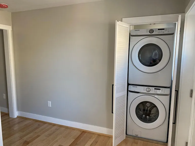 313 N 33rd St #2 — Photo 9