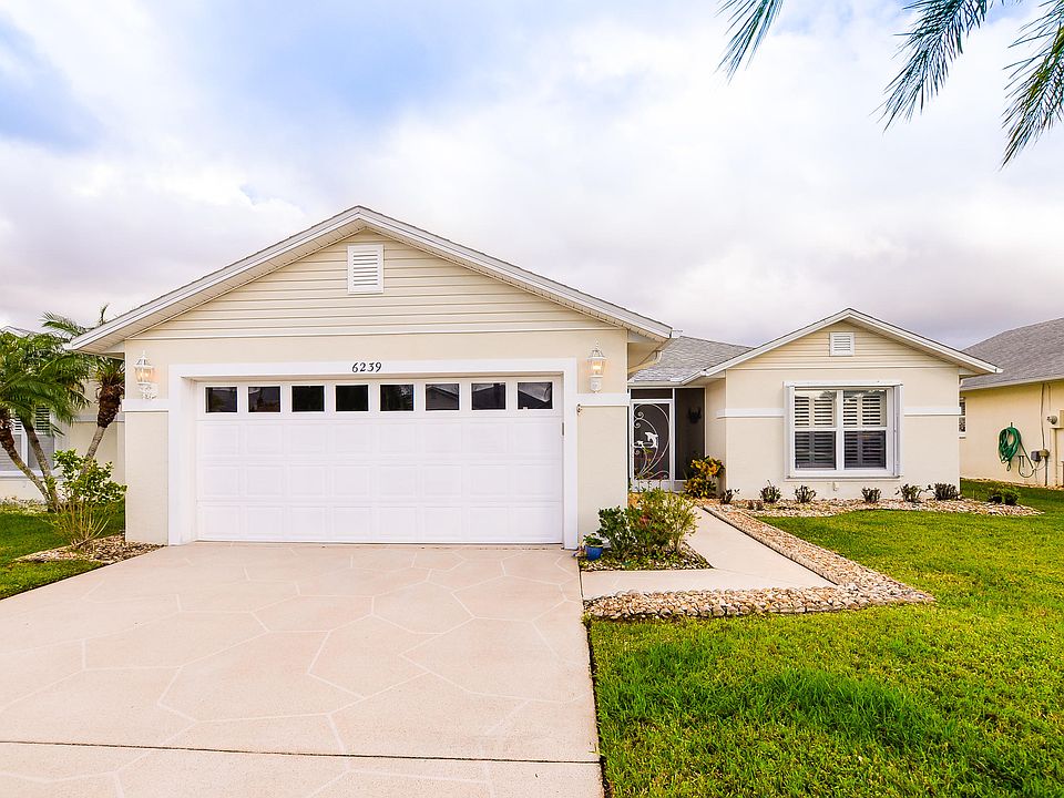Home For Sale In Palm Grove