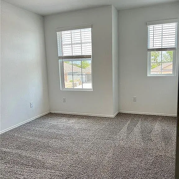 290 Silver Glen Dr — Photo 5