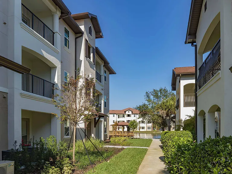 Tuscan Reserve Apartments — Photo 43