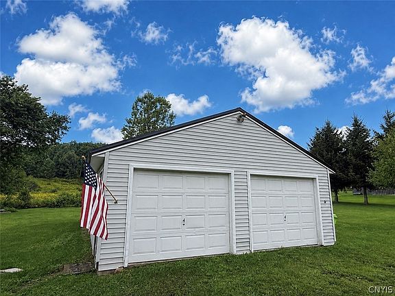 5th image of 2027 Barrett Rd