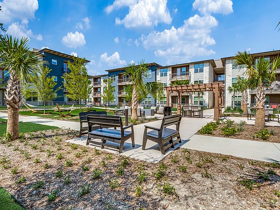 2nd image of 1210 N Cockrell Hill Rd #6308