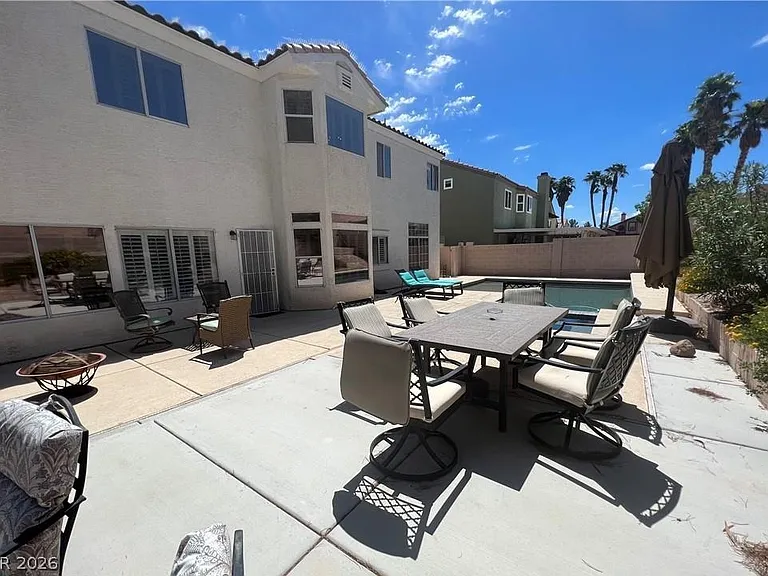 7611 Cougar Creek Cir — Photo 17