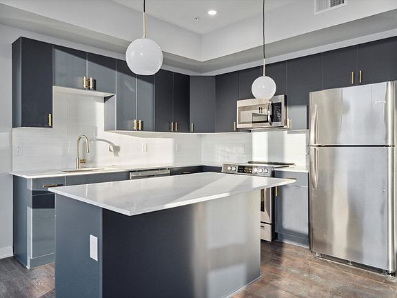 5th image of 2731 Federal St #401