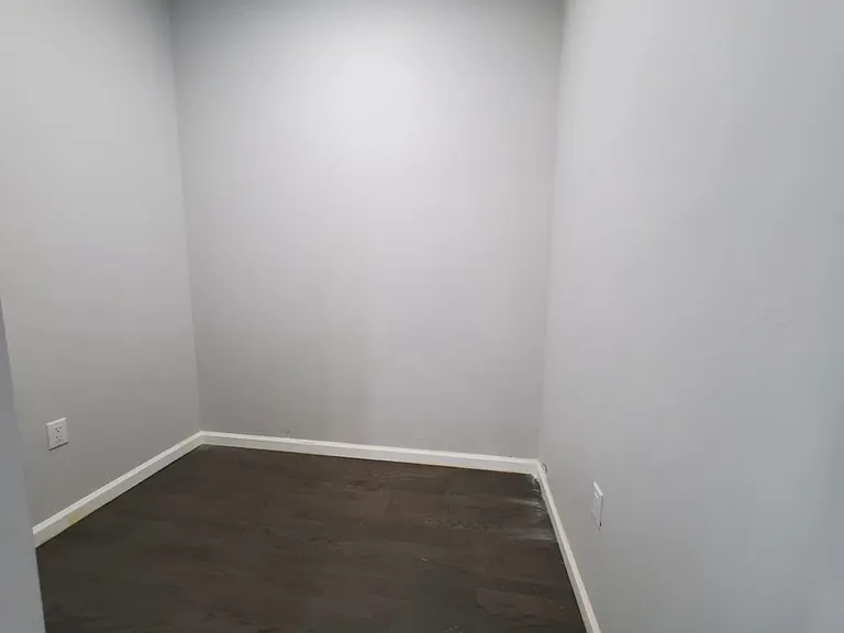 557 Ocean Ave #3 — Photo 4
