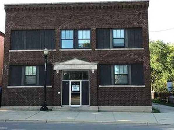 160 Kimball St #71, Elgin, IL 60120