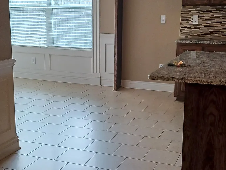 210 NW Michael Dr — Photo 12