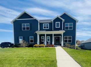 635 Stonefield Ln, Whitewater, WI 53190