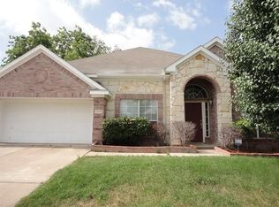 1215 Gaines Mills Rd, Grand Prairie, TX 75052