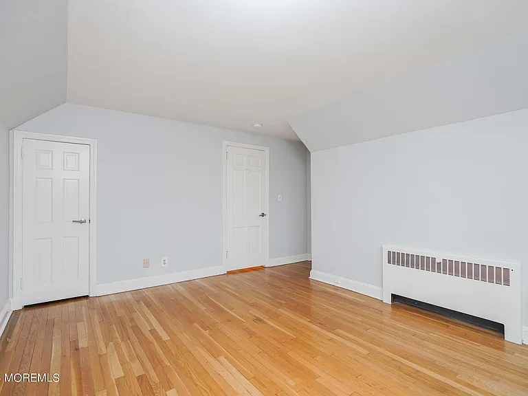 828 Kingston Rd — Photo 25