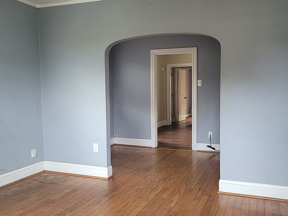 2nd image of 929 Sacramento Ter