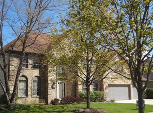 1605 Winners Cup Cir, St Charles, IL 60174