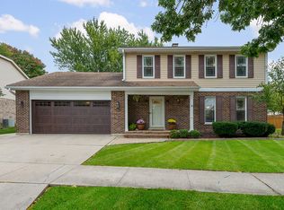 7221 Powell St, Downers Grove, IL 60516