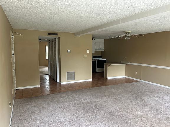 4th image of 415 Lakeview St APT 4