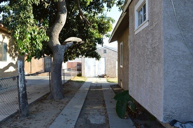 1st image of 868 E 57th St