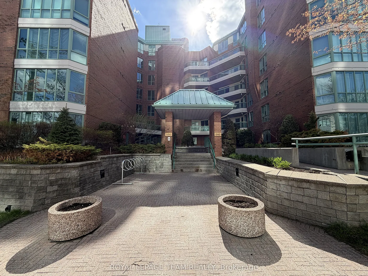 550 Cambridge St S — Photo 1
